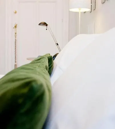 At 8 Bed & Breakfast 4*