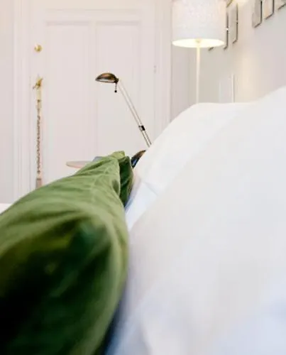 At 8 Frühstückspension 4*